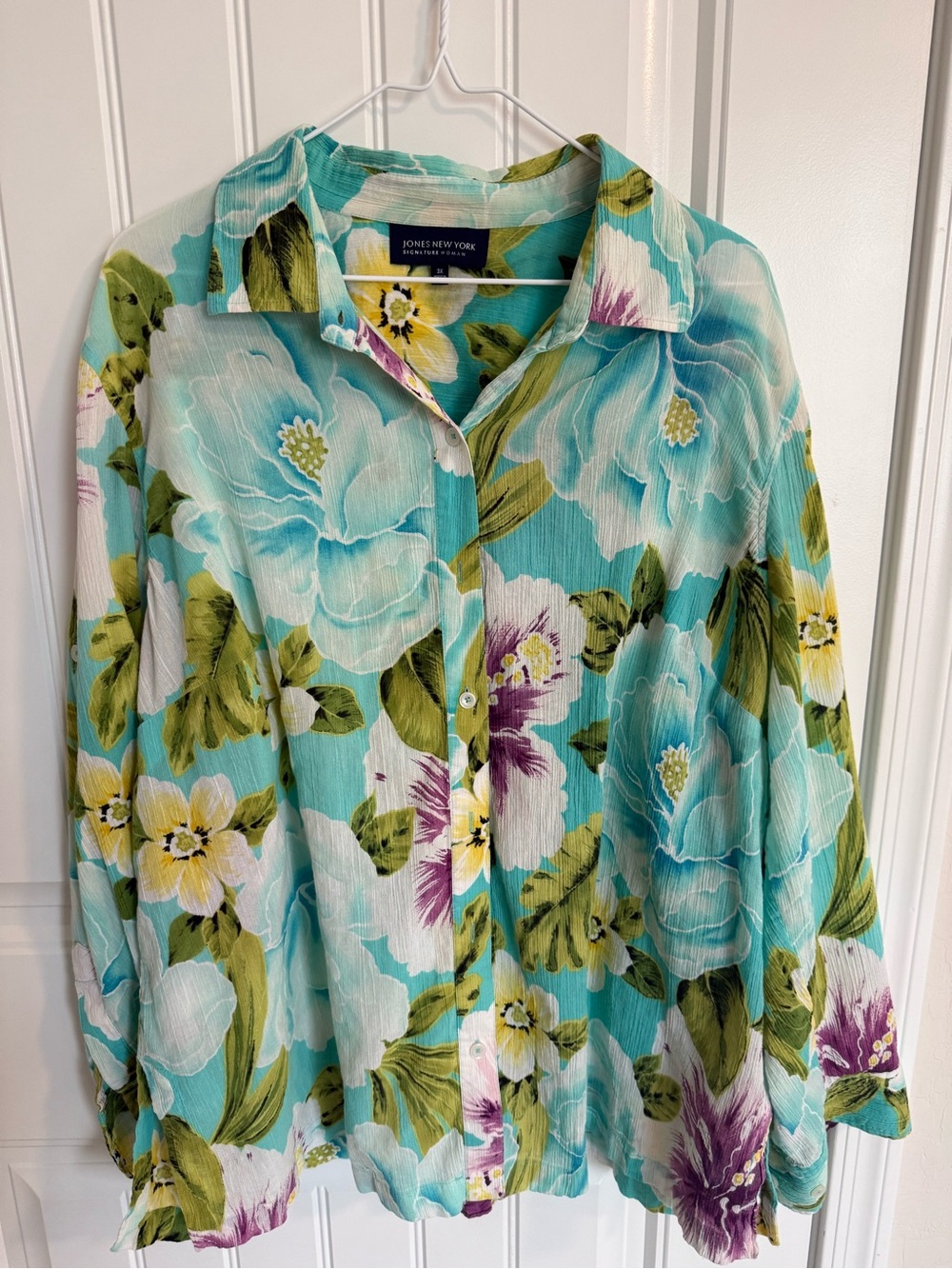 Jones New York turquoise floral button-down shirt